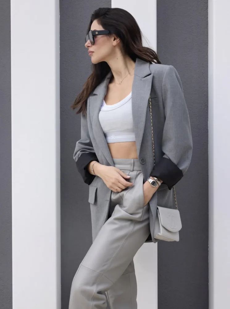 Nəsrinin boz “look”u…