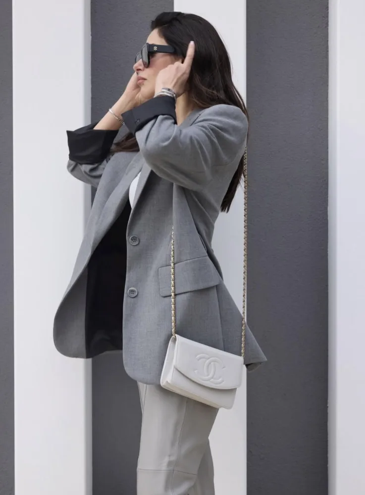 Nəsrinin boz “look”u…