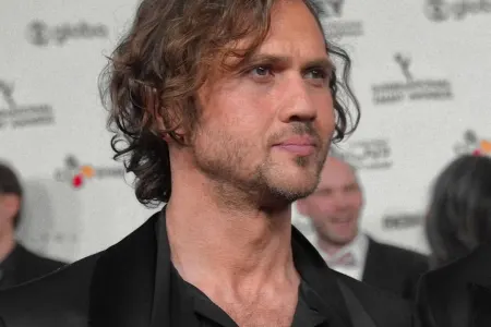 “Emmi” mükafatı alan serialı haqqında danışdı