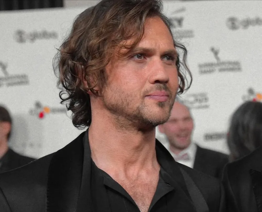 “Emmi” mükafatı alan serialı haqqında danışdı