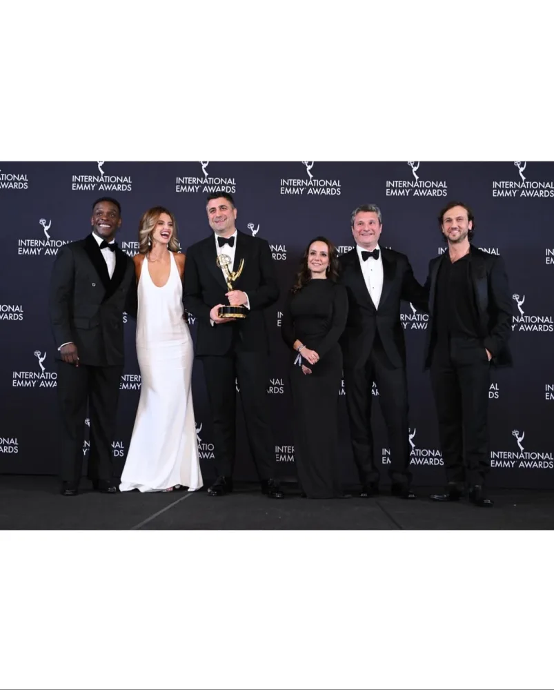 “Emmi” mükafatı alan serialı haqqında danışdı