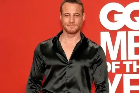 Kerem Dubayda mükafatlandırma gecəsində görüntüləndi