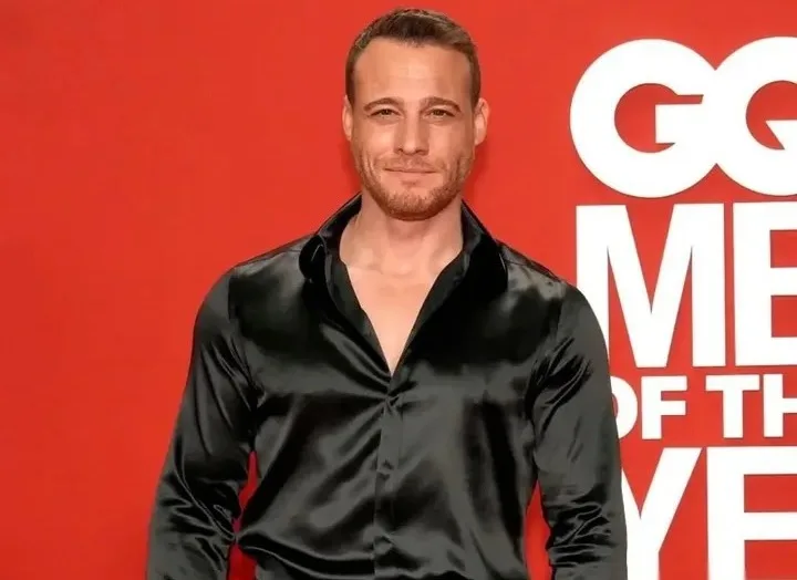 Kerem Dubayda mükafatlandırma gecəsində görüntüləndi