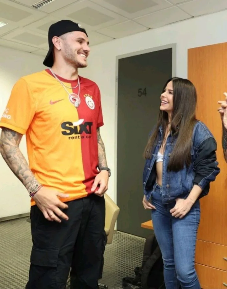 Simge İkardi ilə bağlı sualları cavabladı