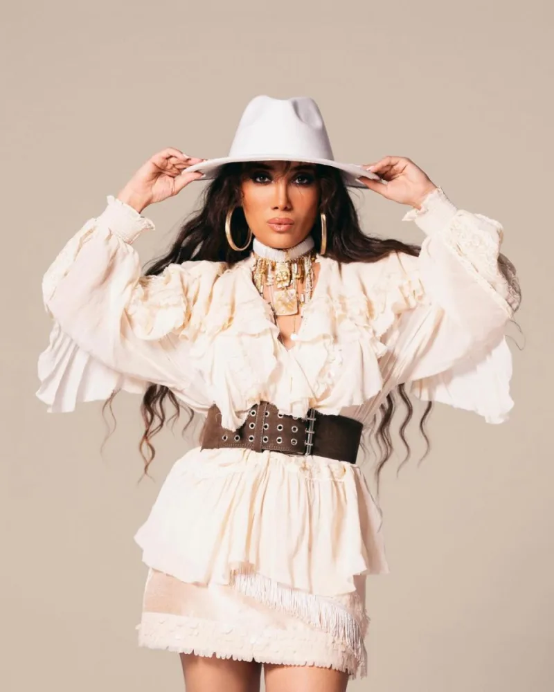 Günaydan “kovboy” tərzində fotolar