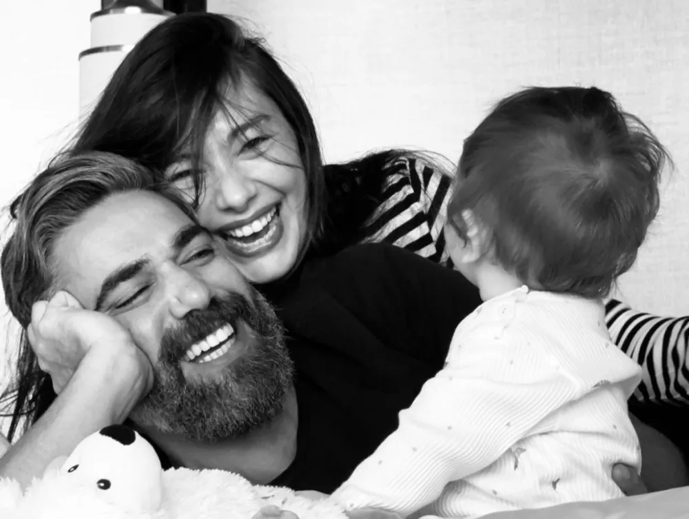 Neslihan oğlunu paylaşdı