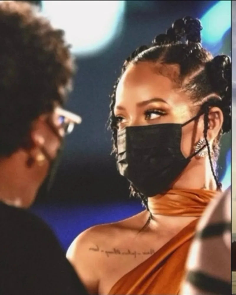 Vətəninin müstəqilliyini bu fotolarla təbrik etdi