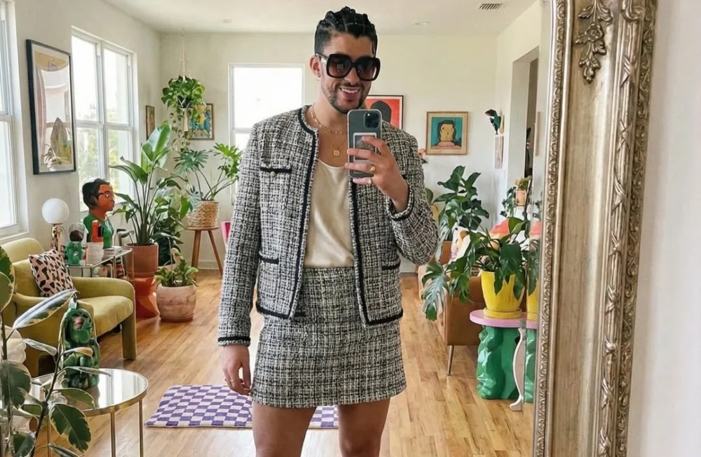 Ətək geyindiyi fotoları paylaşdı