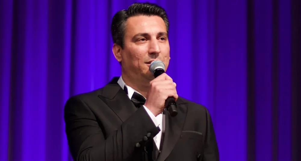 Xəzər aparıcılığa başladı