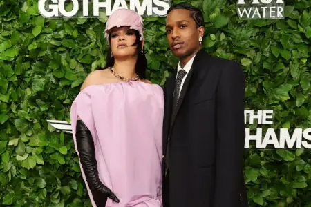 Mükafat gecəsinə qatıldılar