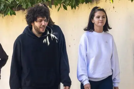 Selena həyat yoldaşı ilə gəzintidə