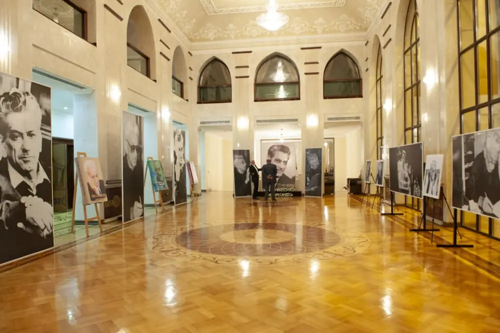 "Dar ağacı" tamaşası Akademik Milli Dram Teatrın səhnəsində