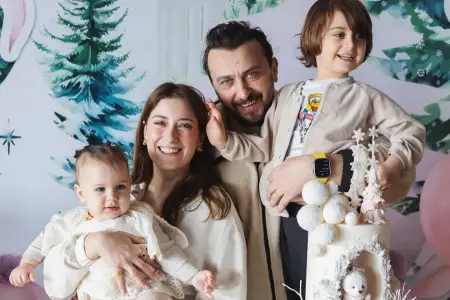 Oğlunun bəstələdiyi musiqidən filmində istifadə edib