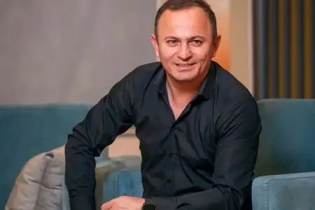 Pərvin Lətifov Amina Şirini müdafiə etdi