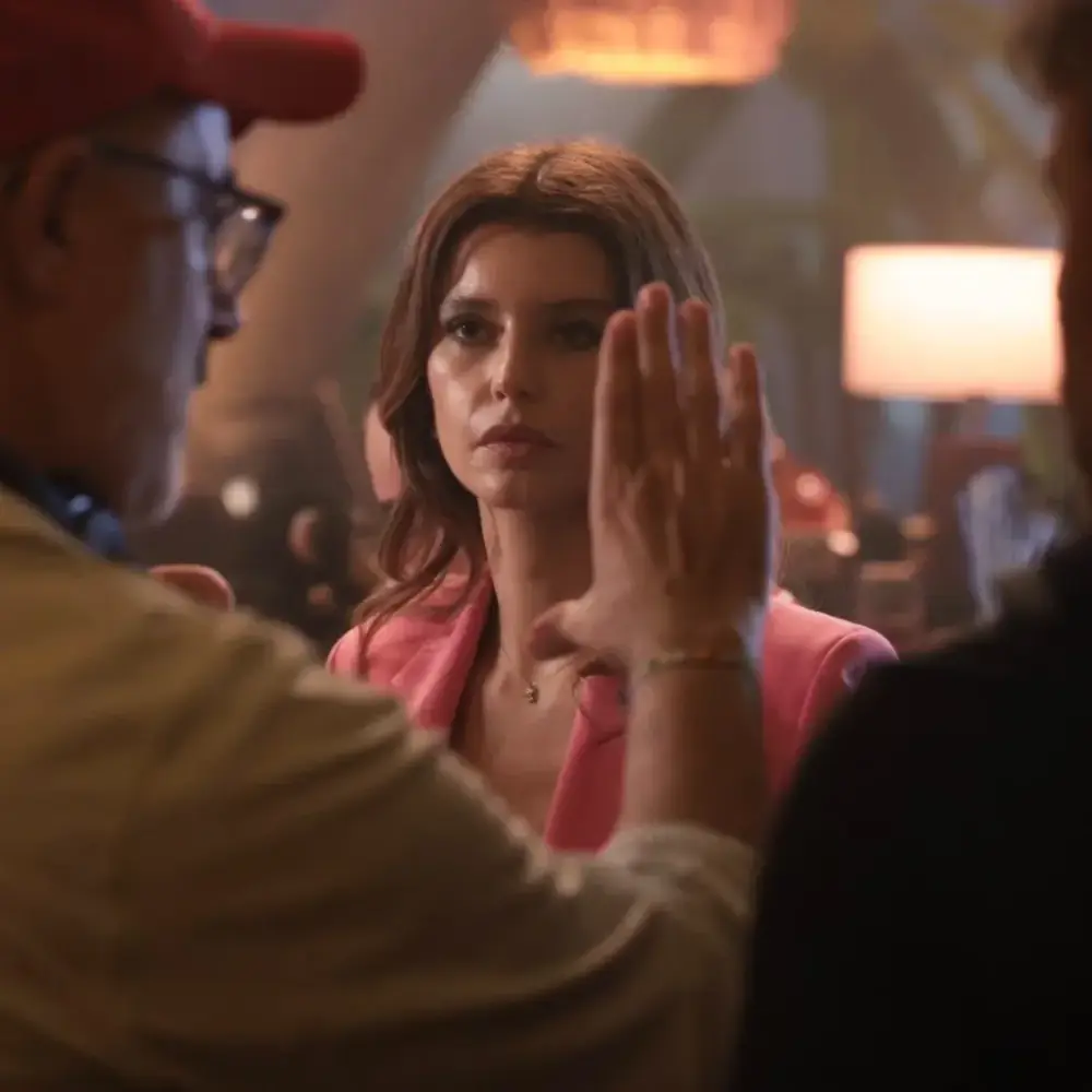 Beren Saatın filmi nümayişdən çıxarıldı