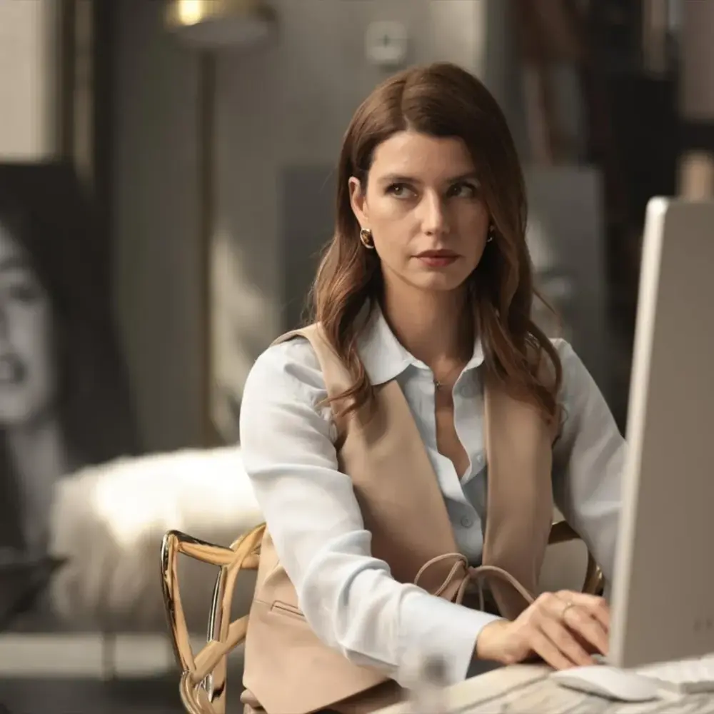 Beren Saatın filmi nümayişdən çıxarıldı