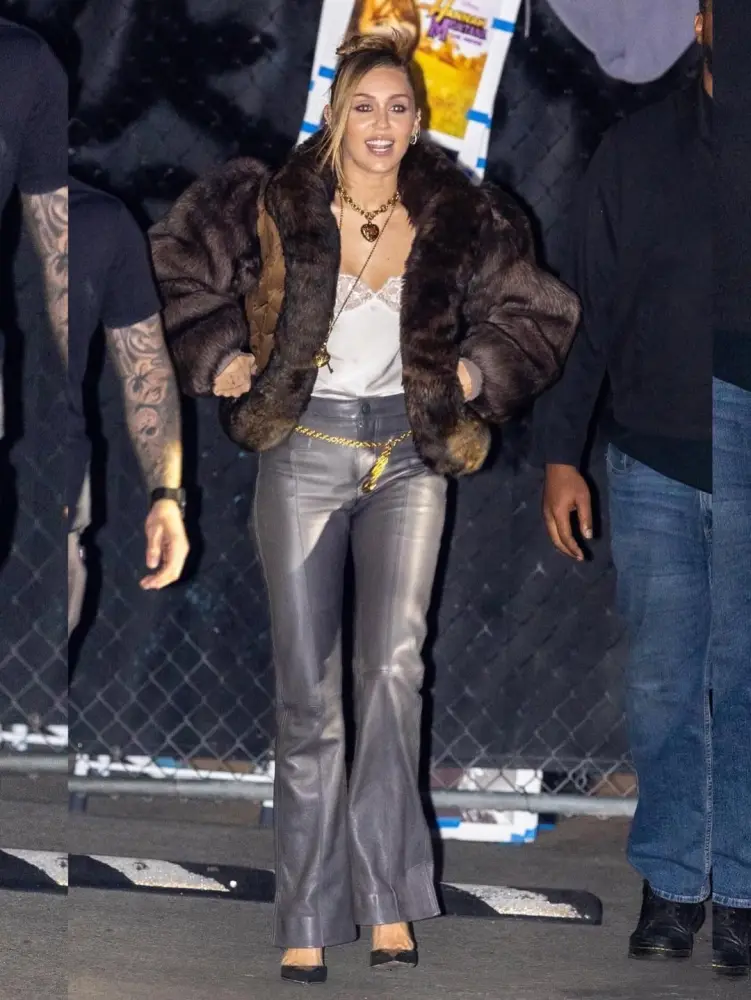 Mayli Sayrus Los-Ancelesdə görüntüləndi