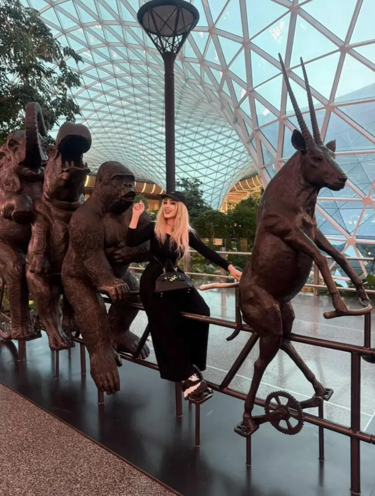 Xalq artisti Qətərə getdi