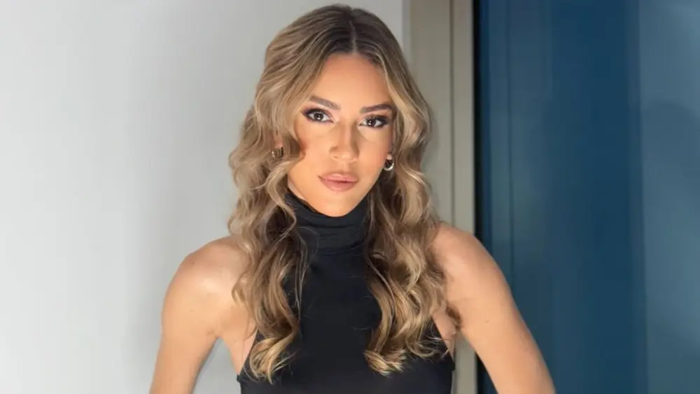 Sinem Kobal Bakıda…