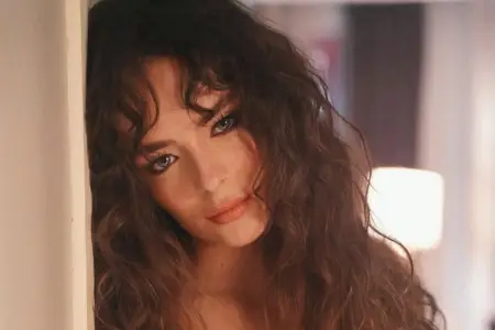 Eyni filmdə iki baş rolu canlandıracaq