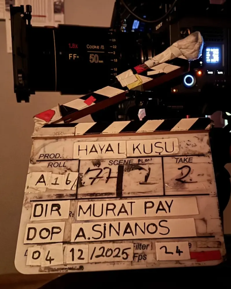 Eyni filmdə iki baş rolu canlandıracaq