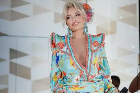 Reklamdan 40 milyon qazandı