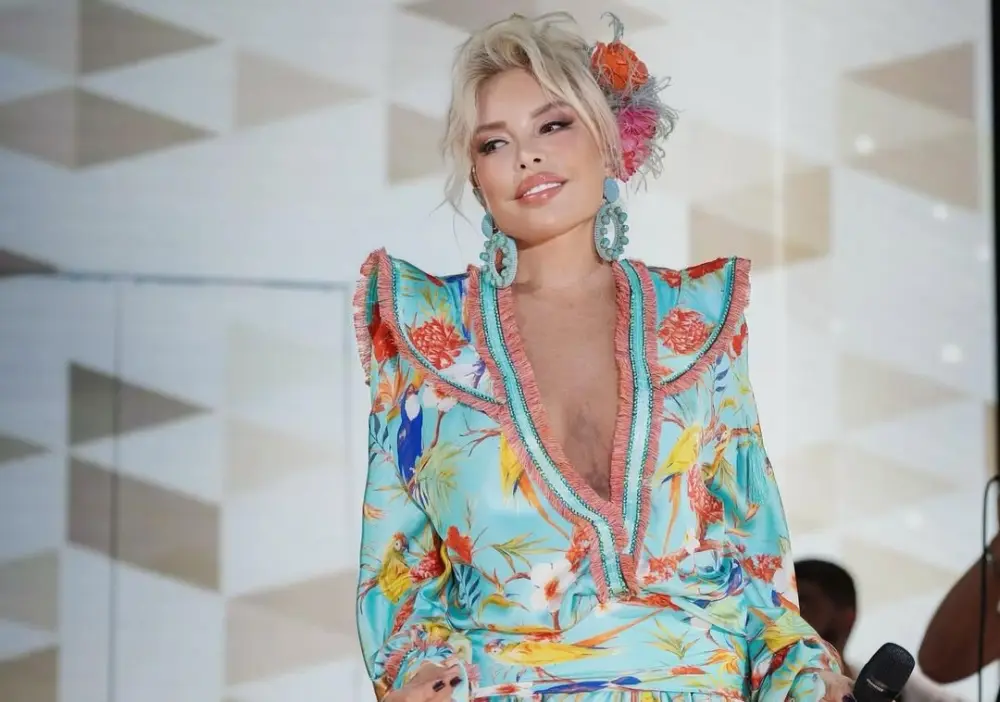 Reklamdan 40 milyon qazandı