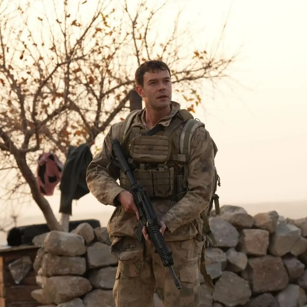 Yenidən hərbçi obrazı canlandıracaq