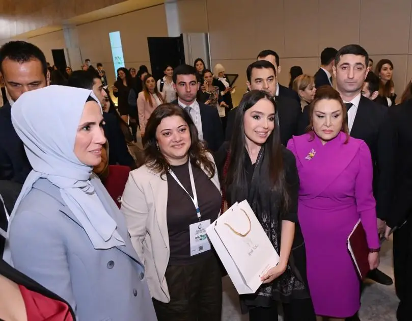 Leyla Əliyeva Ərdoğanın qızı ilə bir arada - Fotolar