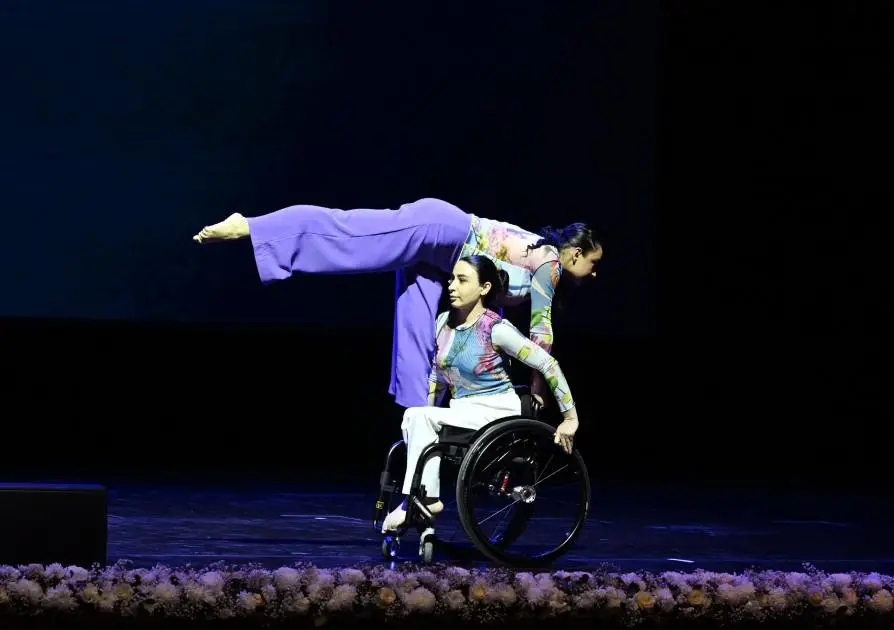 Leyla Əliyeva Ərdoğanın qızı ilə bir arada - Fotolar