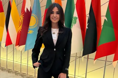 Pərvin yeni fotolarını paylaşdı