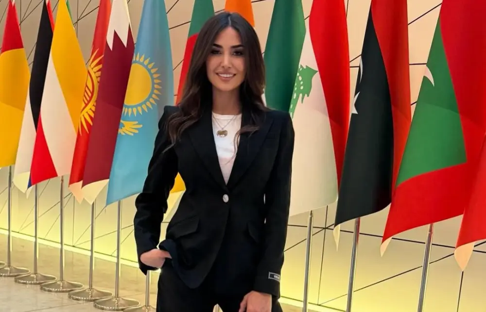 Pərvin yeni fotolarını paylaşdı