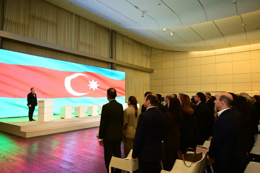 Forumun ilk paneli: "Mədəniyyət və hüquq" 