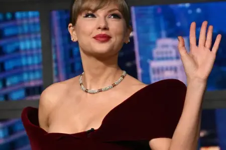 Teylor Svift verilişə qatıldı