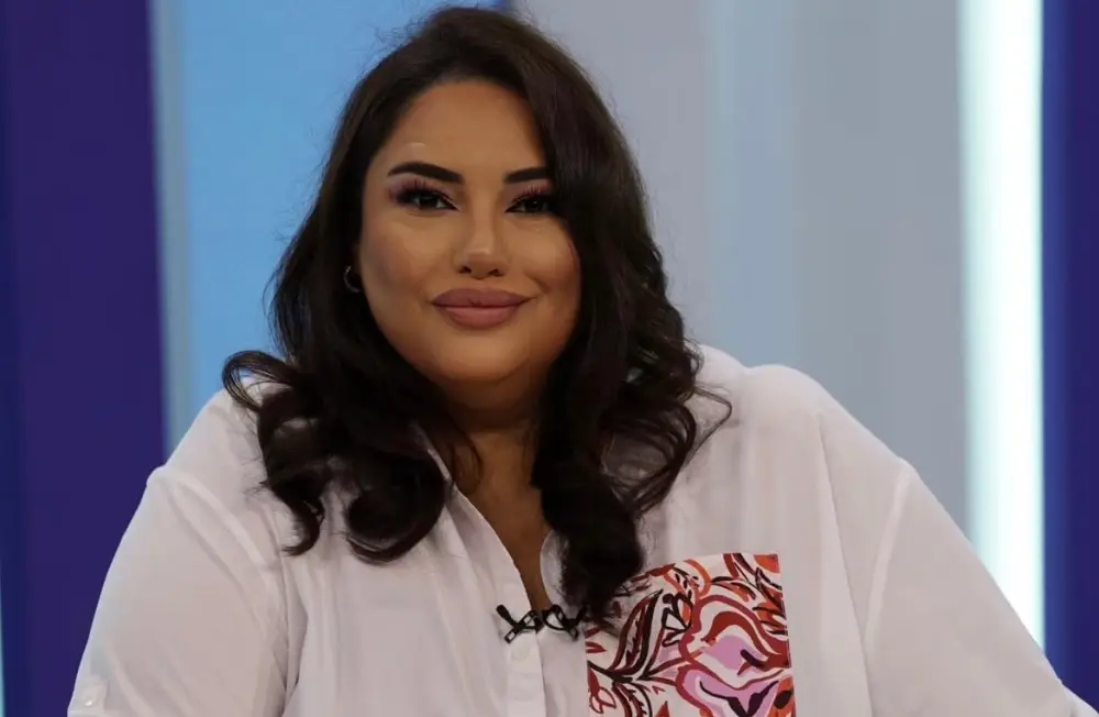 Efirdə məktəb direktorlarından şikayət etdi