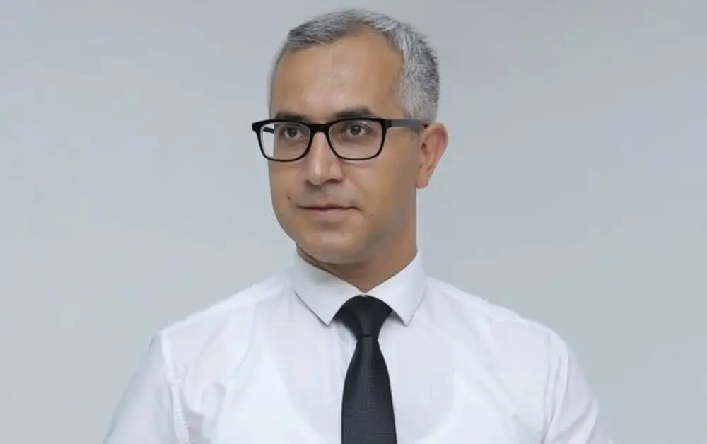 Kamran Əsədova cinayət işi açıldı - Abituriyentlərə cavabları belə ötürürmüş