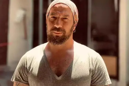 Kamran xanımı ilə oğullarının fotosunu paylaşdı