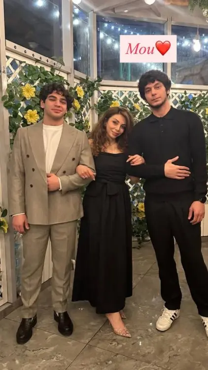 Kamran xanımı ilə oğullarının fotosunu paylaşdı