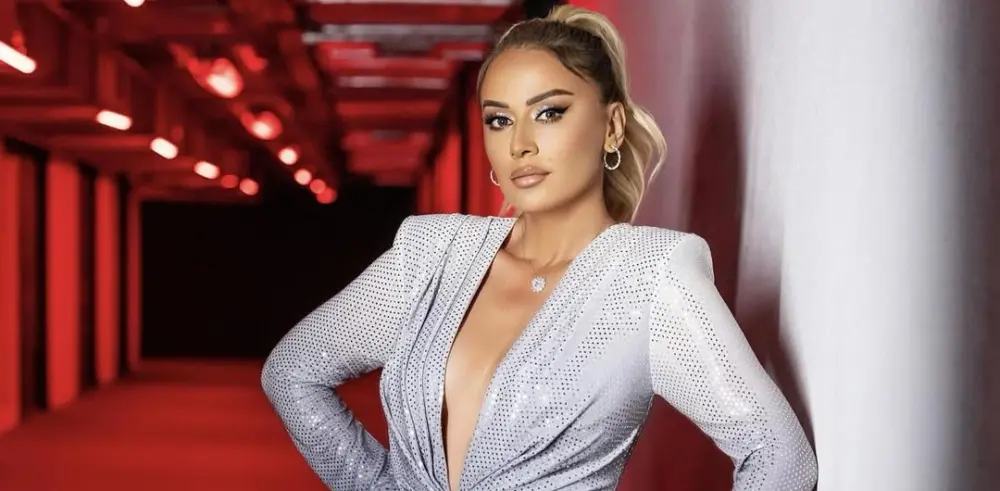 “Böyük tərbiyəsizlik idi” - Roza Zərgərli