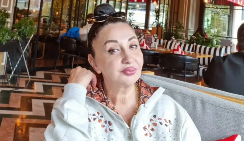 Xalq artisti müğənniliyə başlayır