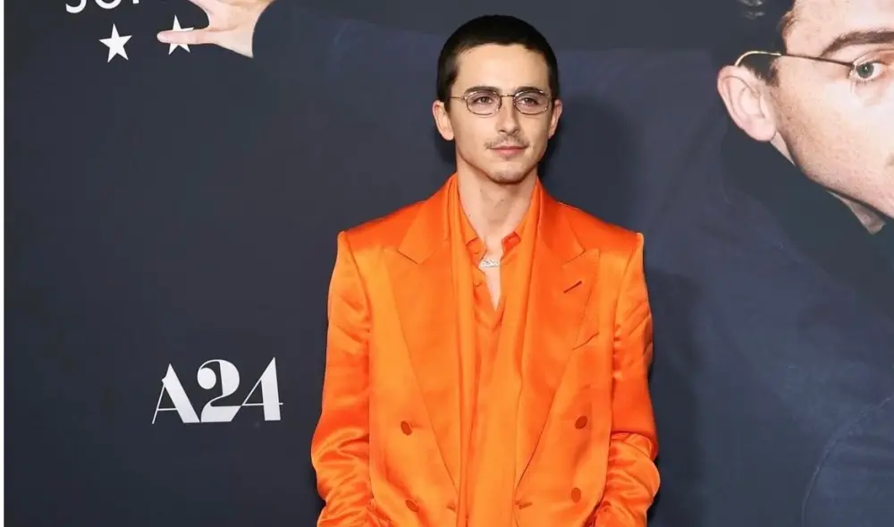 Narıncı kostyumu diqqət çəkdi