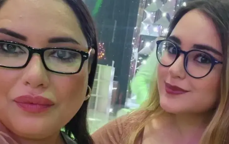 Aytən Səfərova qızı ilə...