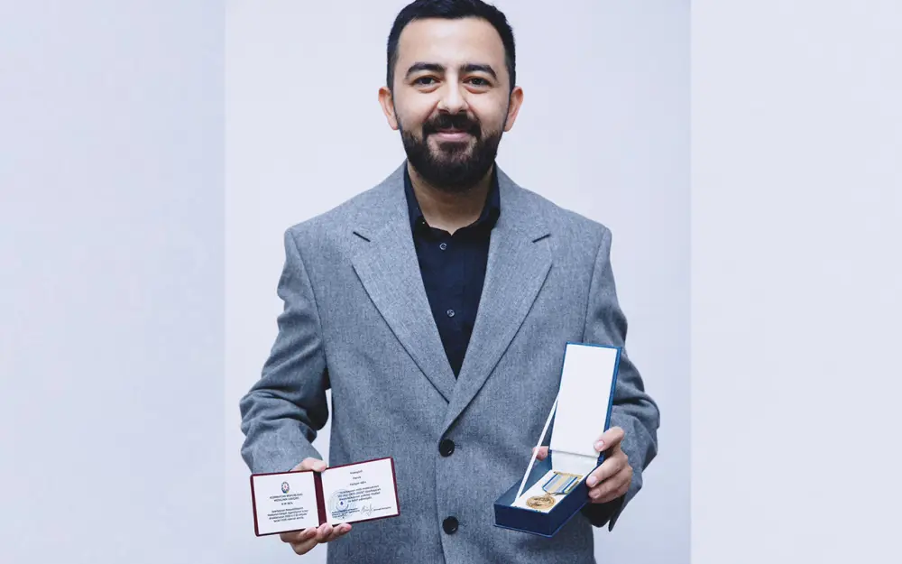 OLAY-ın baş redaktoru təltif olundu