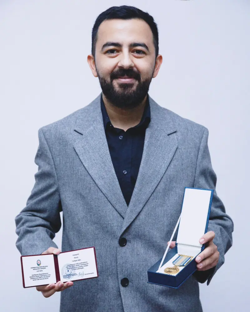 OLAY-ın baş redaktoru təltif olundu