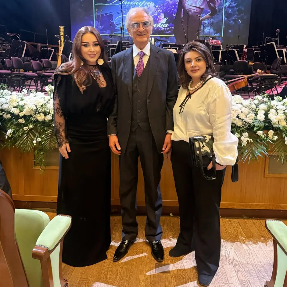 Xatirə İslam Polad Bülbüloğlu ilə fotolarını paylaşdı