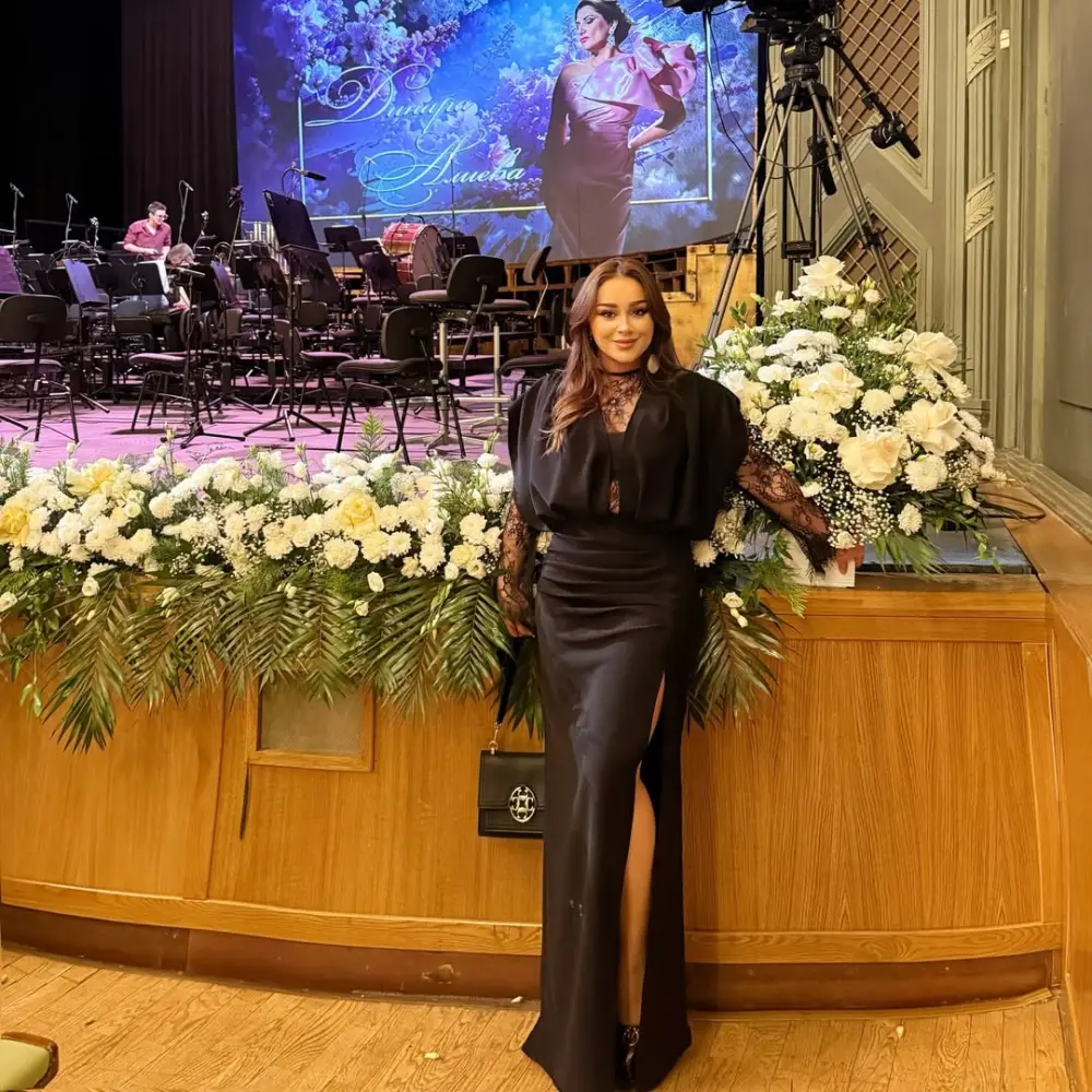 Xatirə İslam Polad Bülbüloğlu ilə fotolarını paylaşdı