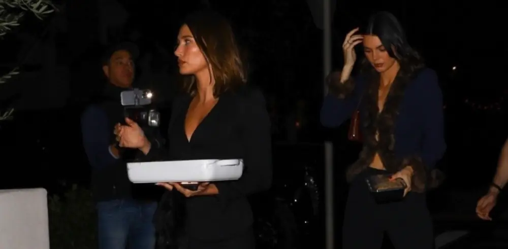 Kendal Heyli və Castinlə birgə görüntüləndi