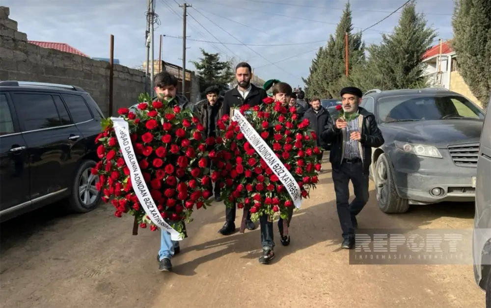 Rəşad Dağlı Kərimin dəfninə əklil göndərdi - Foto