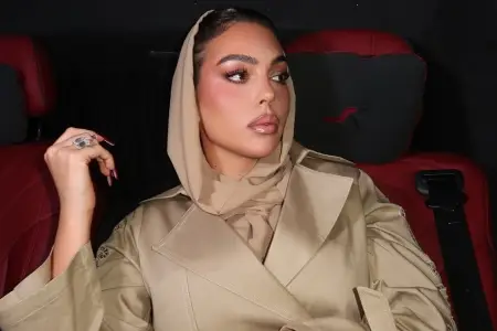 Corcina 3 milyonluq üzüyündən danışdı