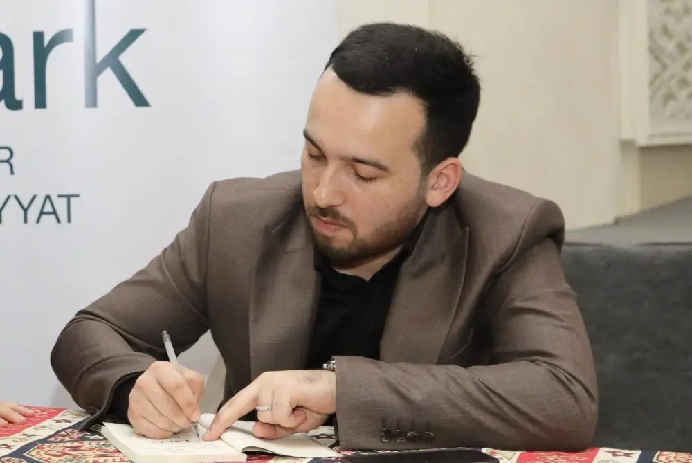 Nadir Yalçın “Lal ev”ini təqdim etdi